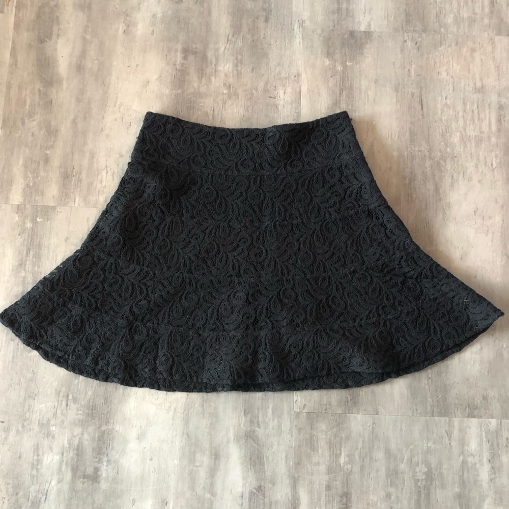 Floral lace black skirt